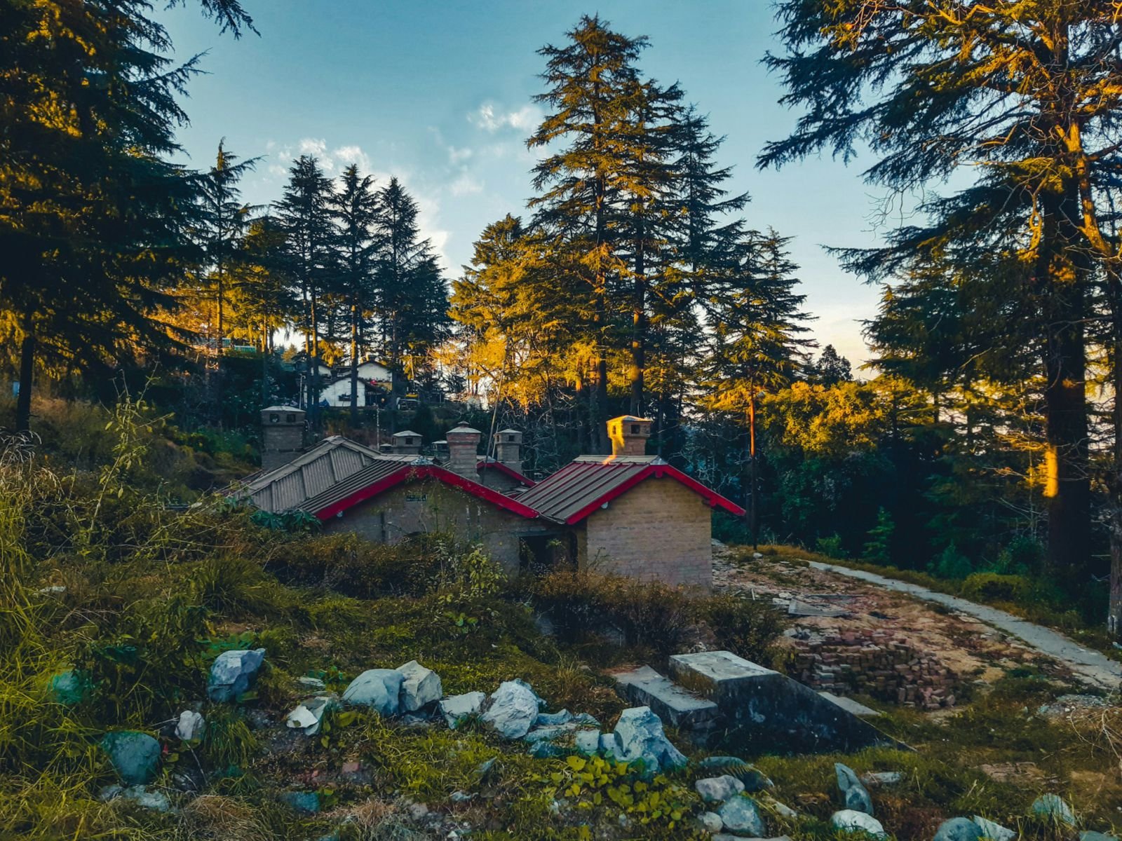 Luxury Mountain Resort in Mukteshwar with Himalayan Views Uttarakhand photo 2